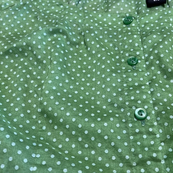 🔥price drop🔥 Apostrophe green and white polka dot  short sleeve top. Size S - Picture 4 of 5